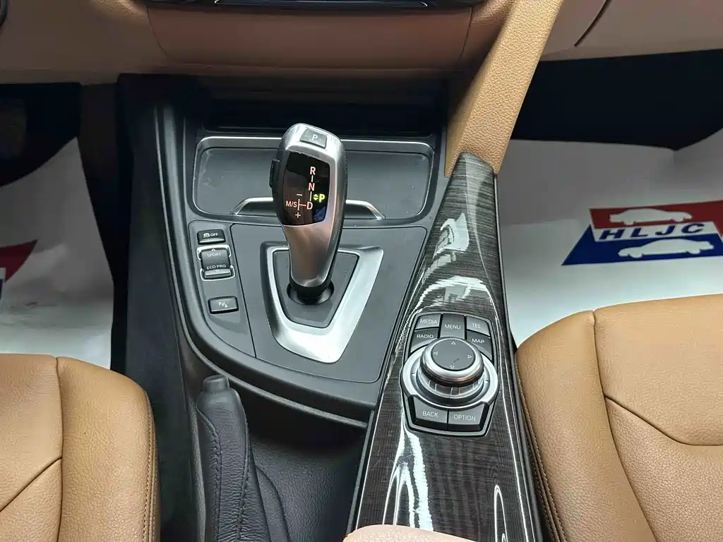 BMW 3 Series GT 2017 — фото 12