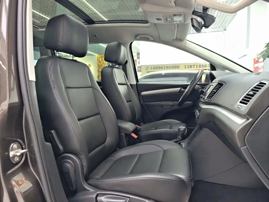 Volkswagen Sharan 2017 — фото 19