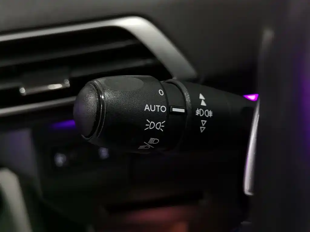 Peugeot 5008 2019 — фото 21