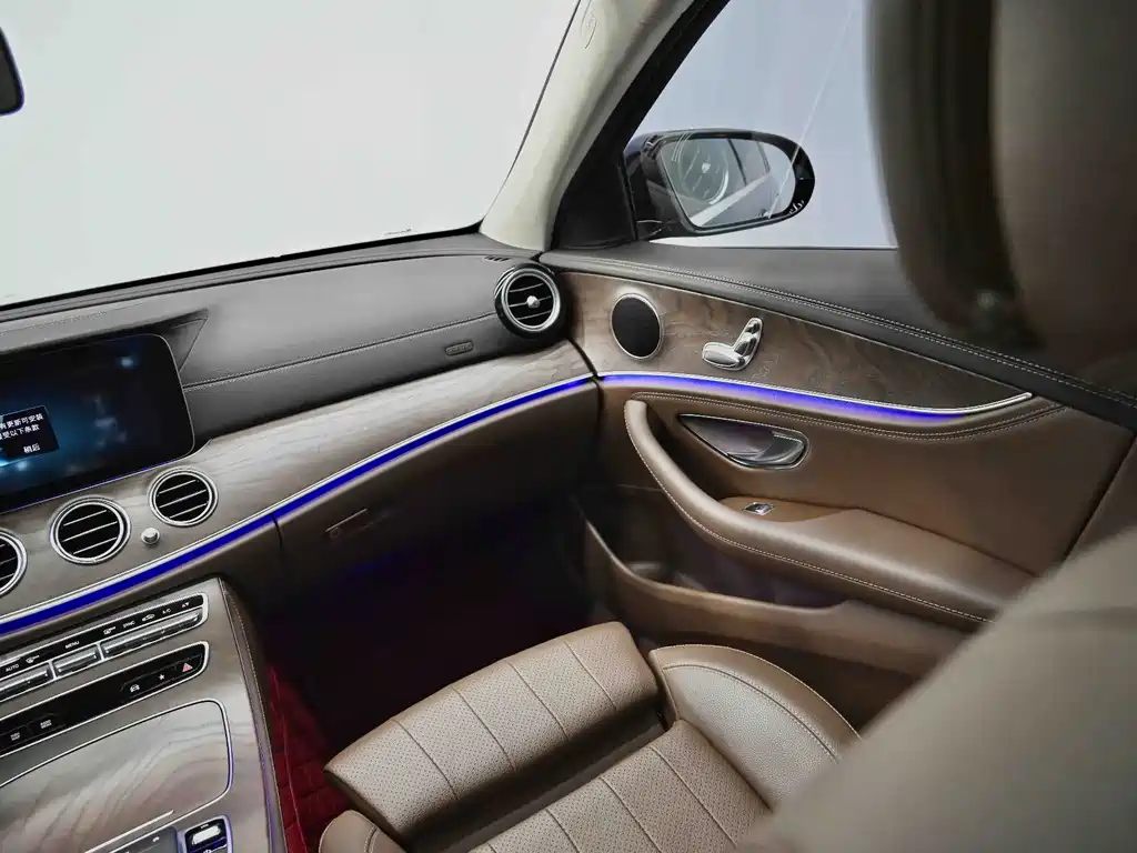 Mercedes-Benz E-Class 2022 — фото 37