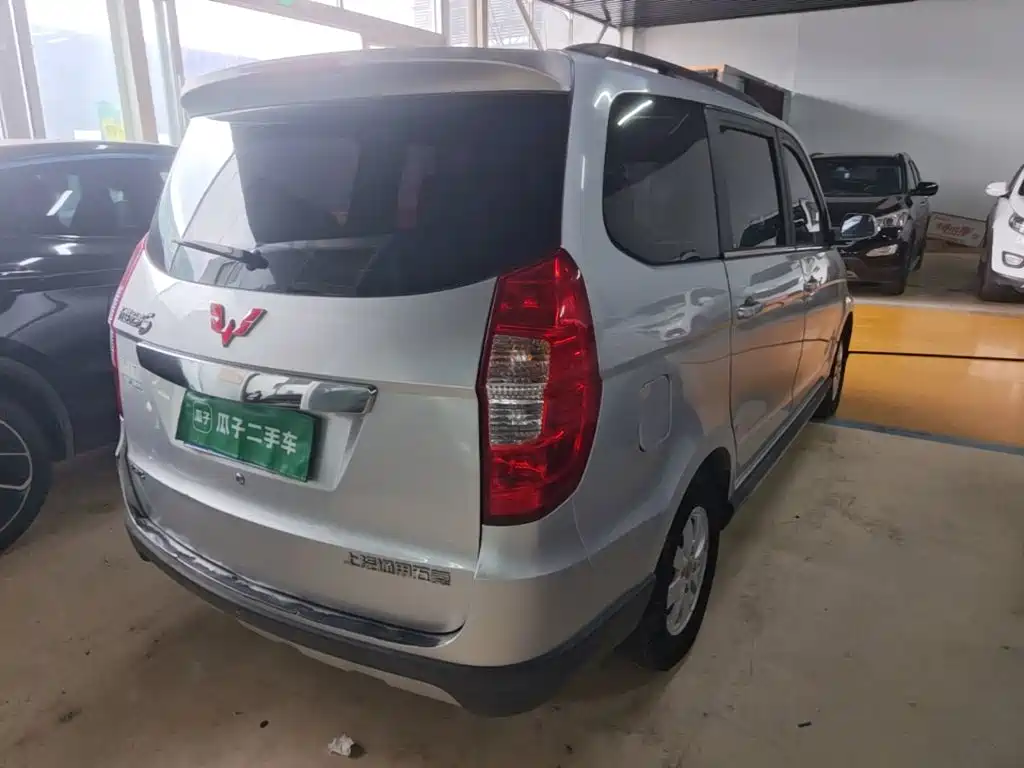 Wuling Hongguang 2015 — фото 7