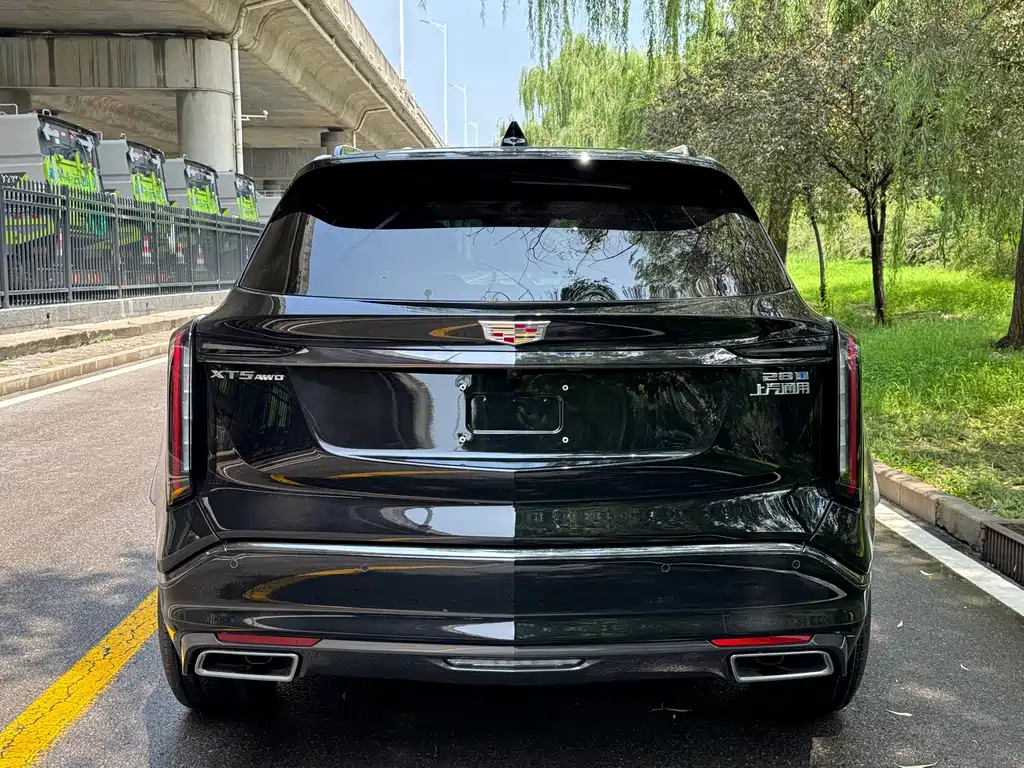 Cadillac XT5 2025 — фото 6