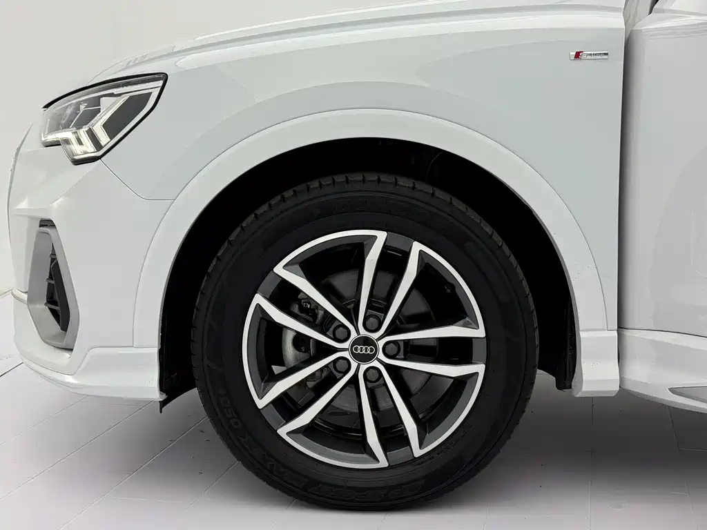 Audi Q3 2023 — фото 20