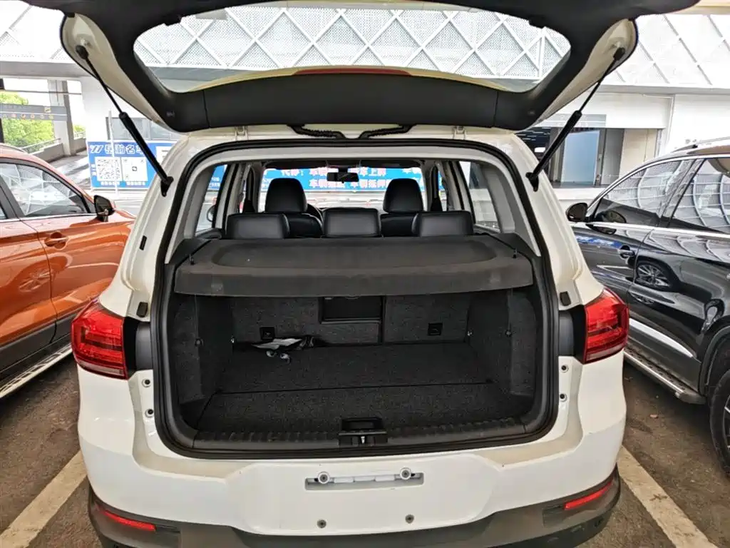 Volkswagen Tiguan 2015 — фото 19