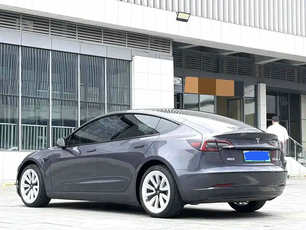 Tesla Model 3 2021 — фото 4