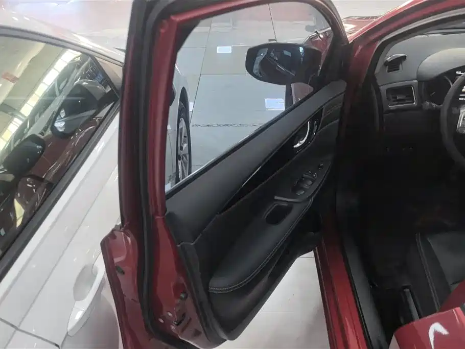 Nissan Tiida 2022