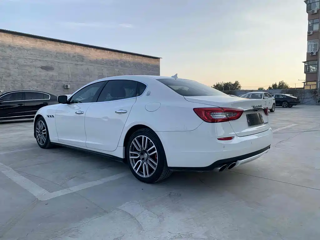 Maserati Quattroporte 2017 — фото 13