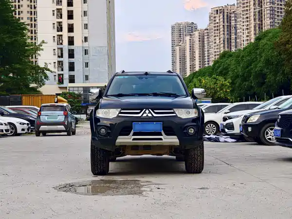 Mitsubishi Pajero Jinchang 2015