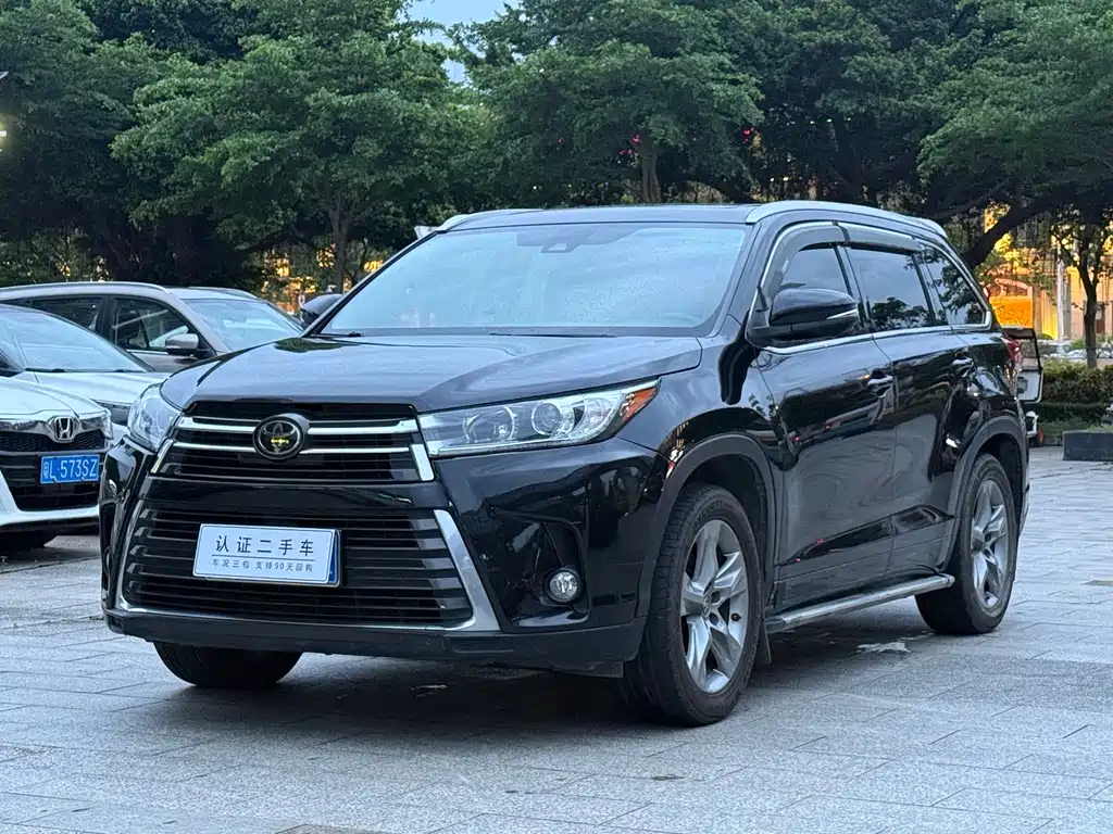 Toyota Highlander 2018 — фото 1