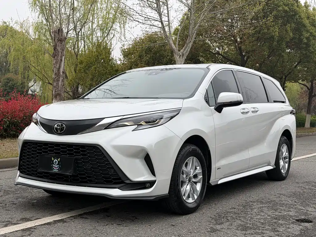 Toyota Granvia 2024