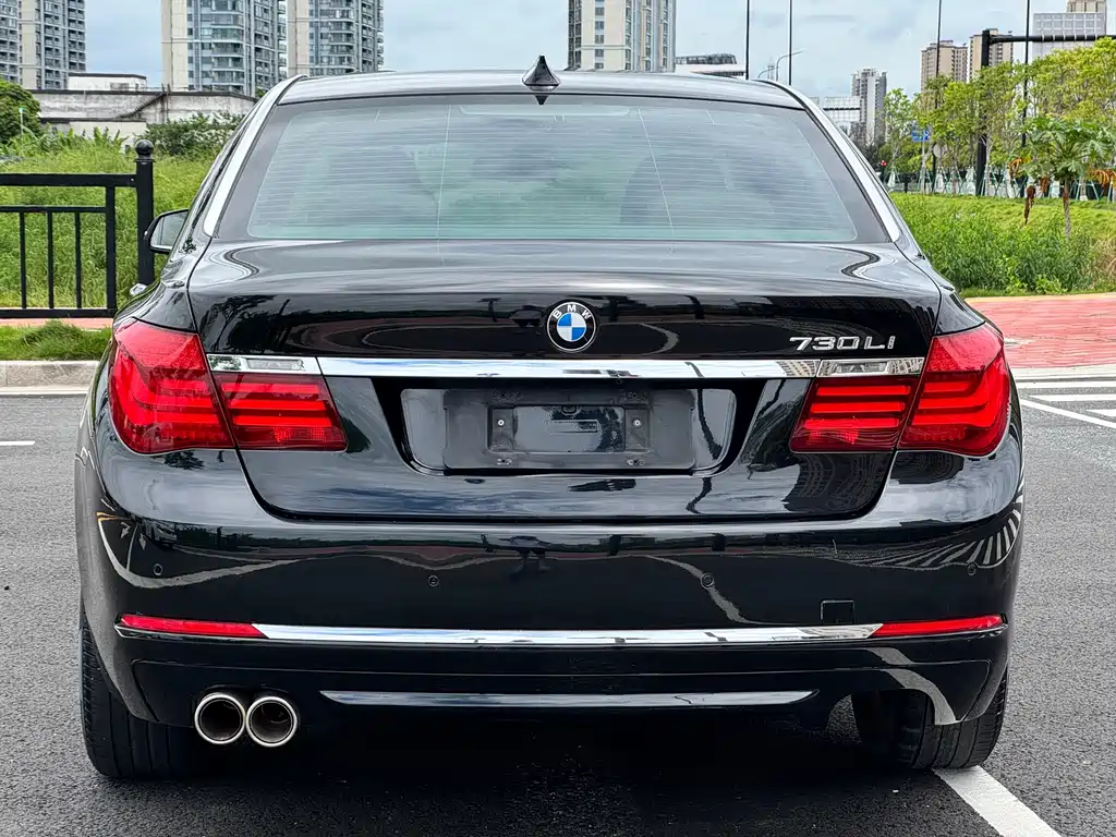 BMW 7 Series 2013 — фото 12