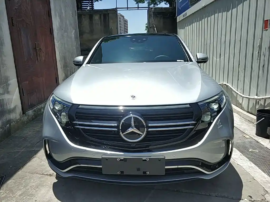 Mercedes-Benz EQC 2021 — фото 3