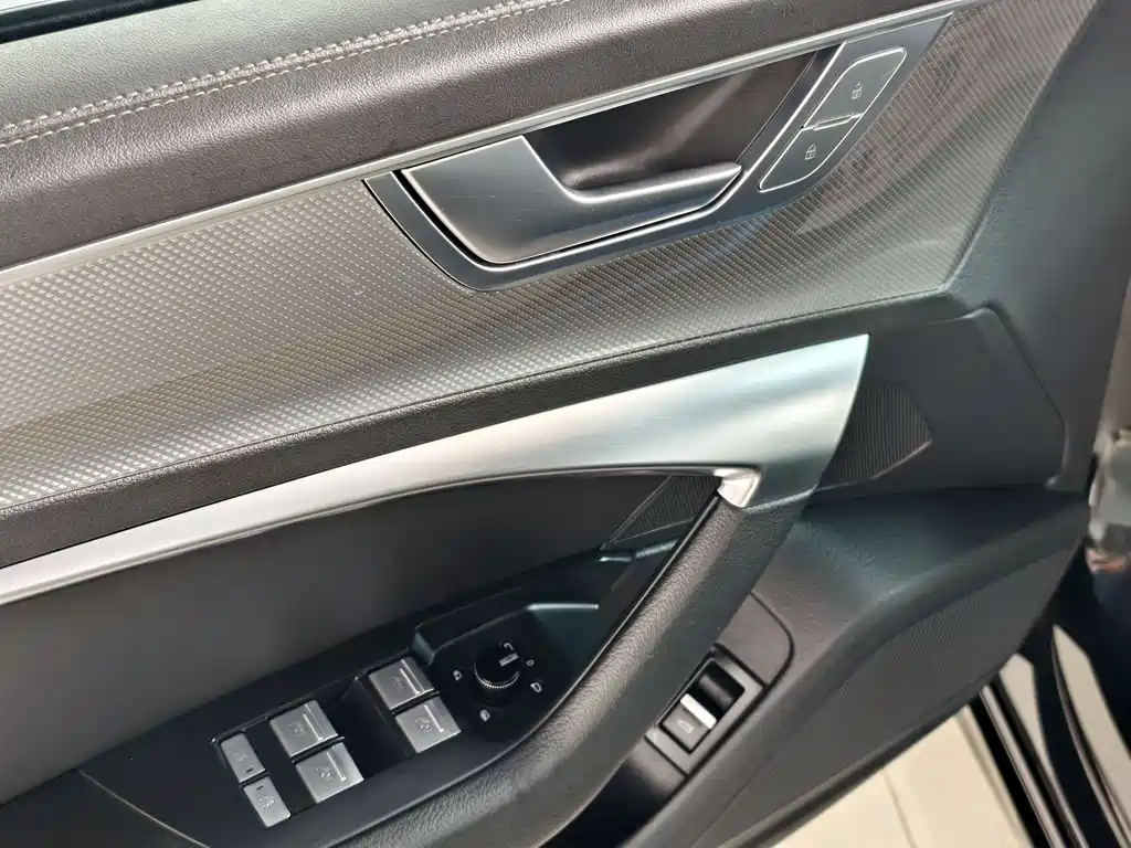 Audi A6L 2023 — фото 13