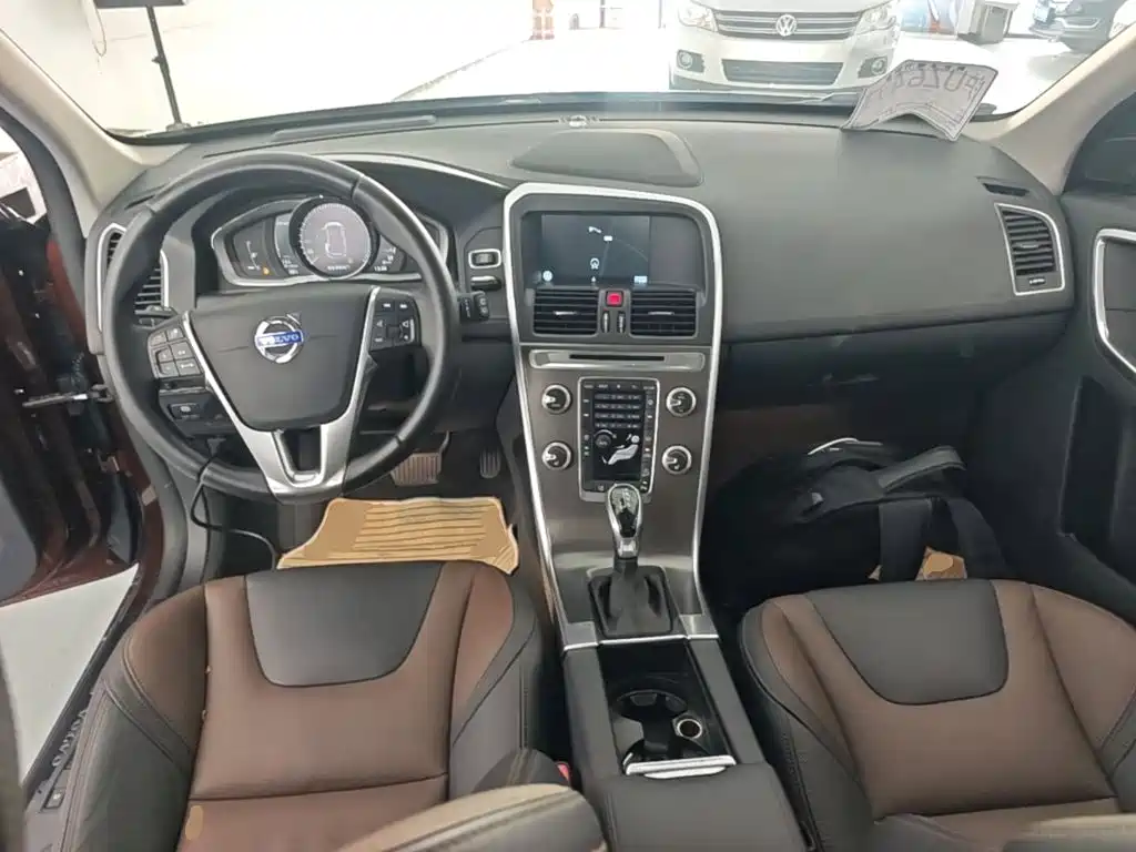 Volvo XC60 2015 — фото 10