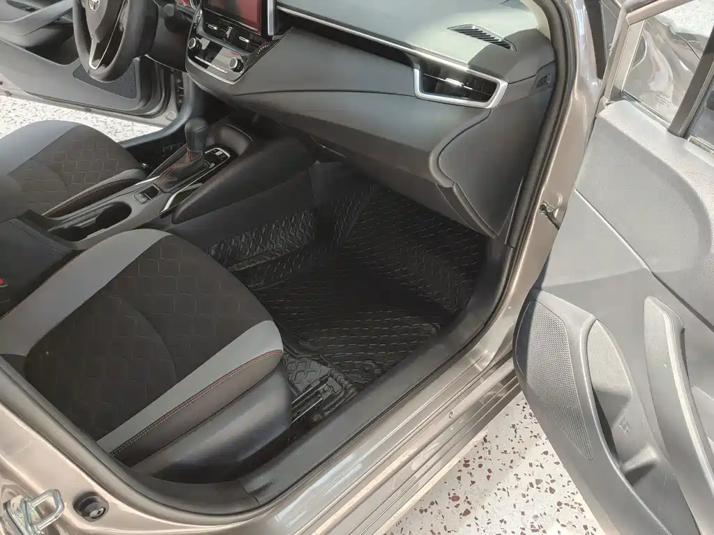 Toyota Corolla 2023 — фото 12