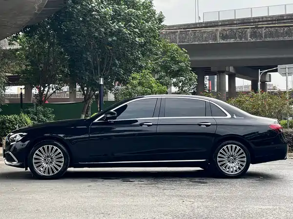 Mercedes-Benz E-Class 2022