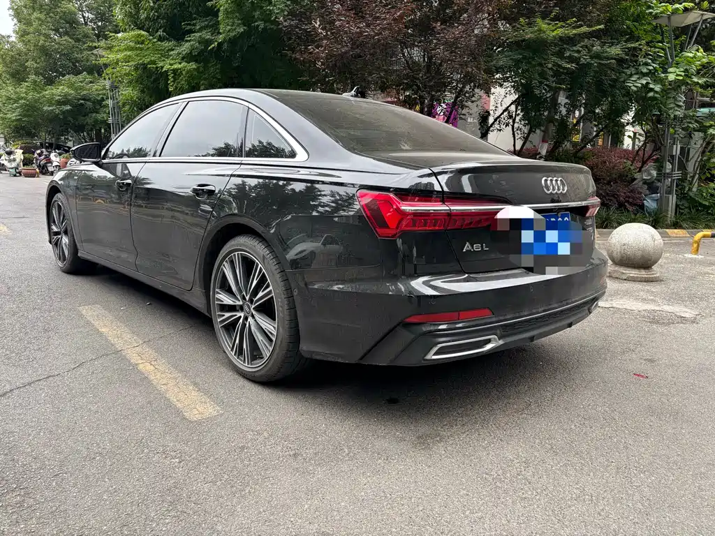 Audi A6L 2022