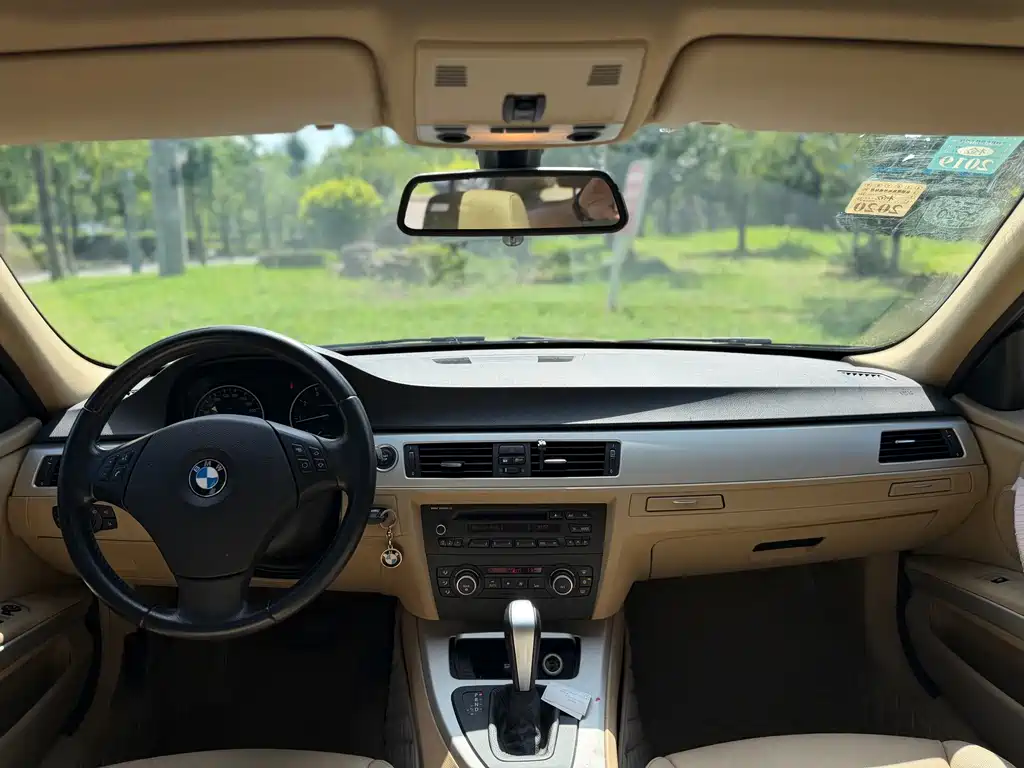 BMW 3 Series 2011