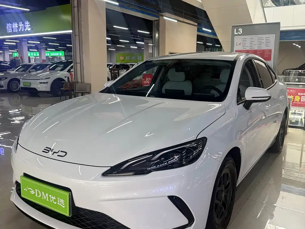 BYD Seal 05 DM-i 2025 — фото 3