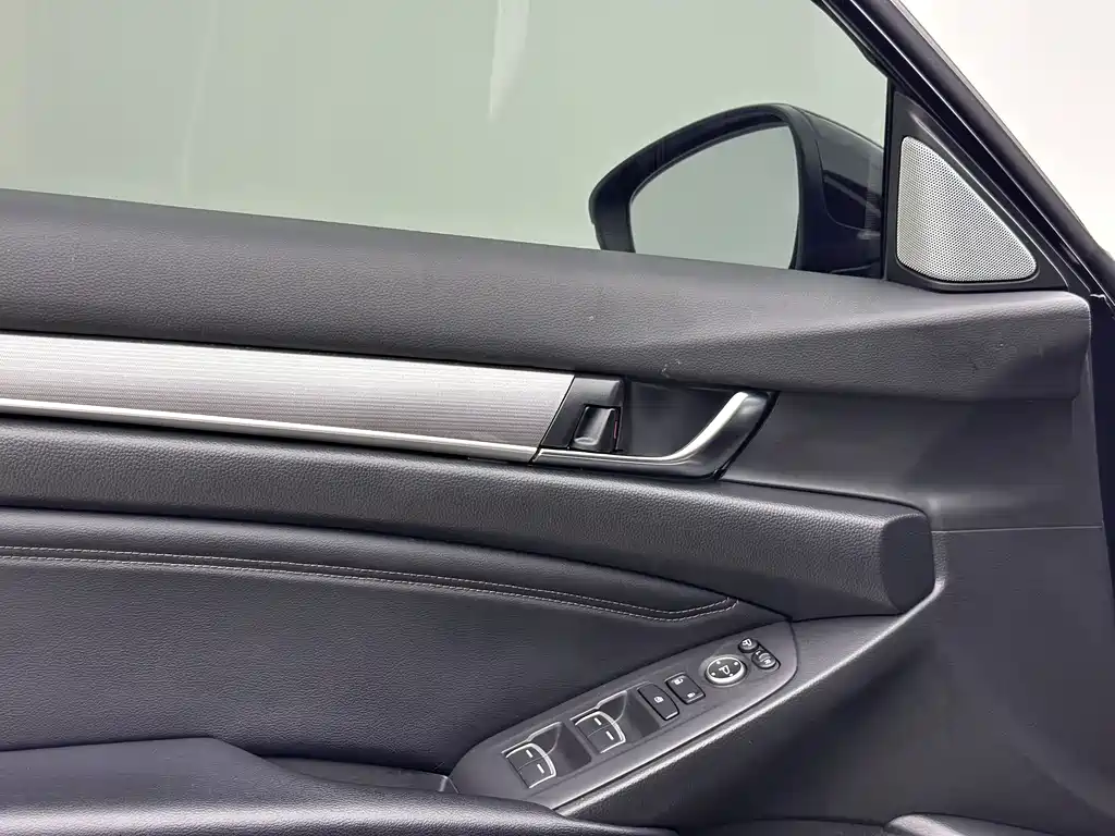 Honda Accord 2022 — фото 15