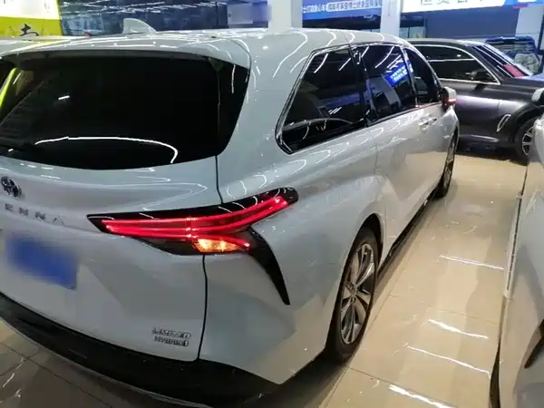 Toyota Sienna 2023