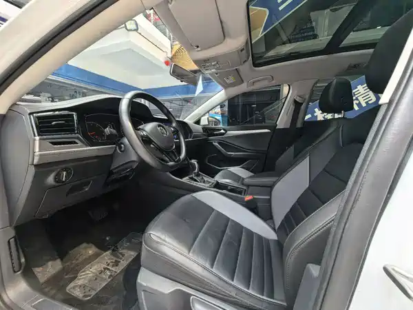 Volkswagen Sagitar 2020