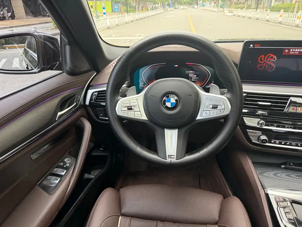 BMW 5 Series 2022 — фото 9