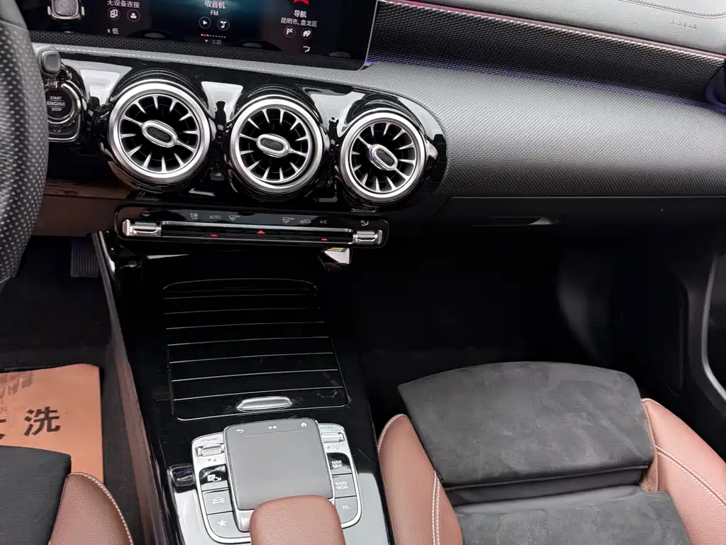 Mercedes-Benz A-Class 2019 — фото 26