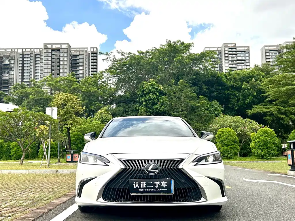 Lexus ES 2019 — фото 3
