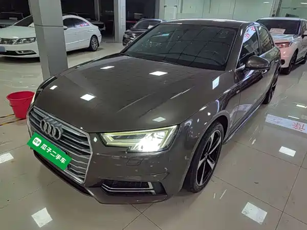Audi A4L 2018