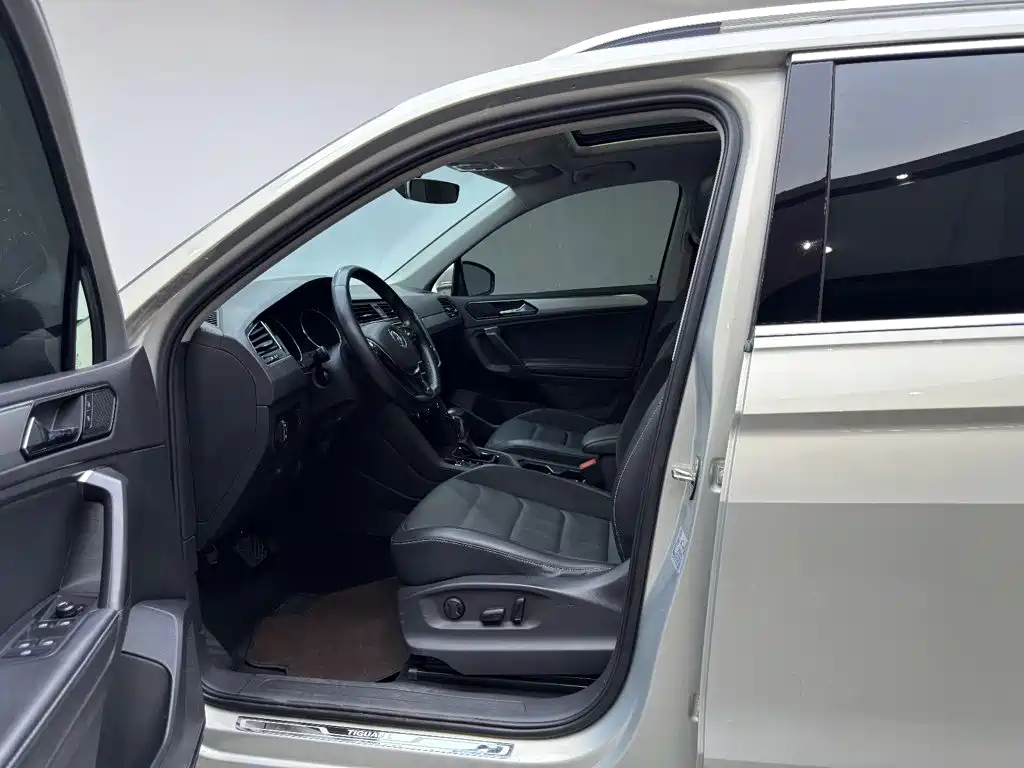 Volkswagen Tiguan L 2017 — фото 11