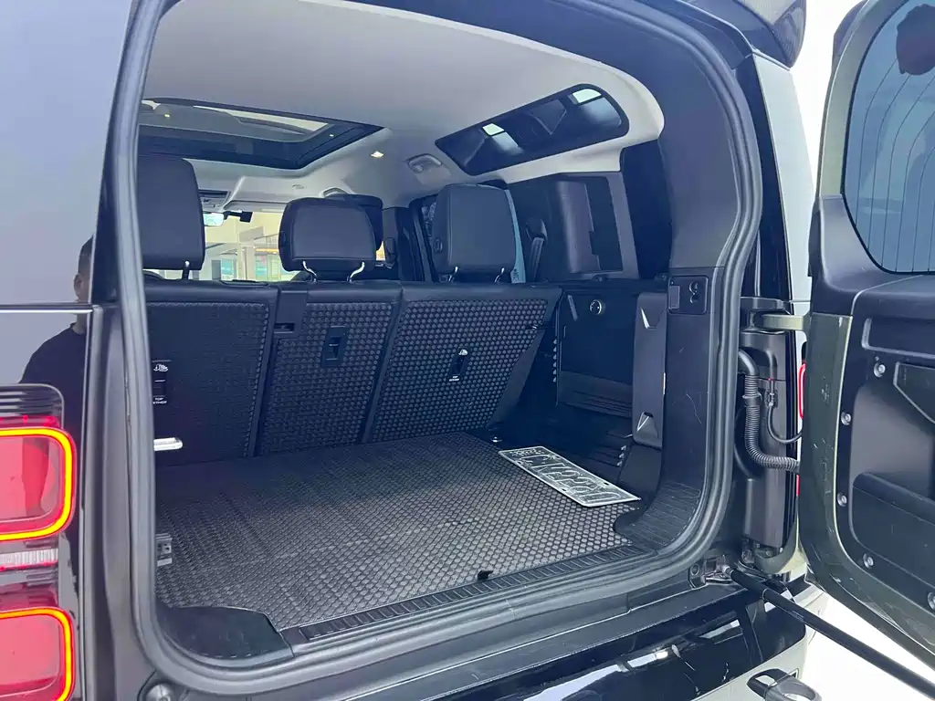 Land Rover Defender 2022 — фото 18