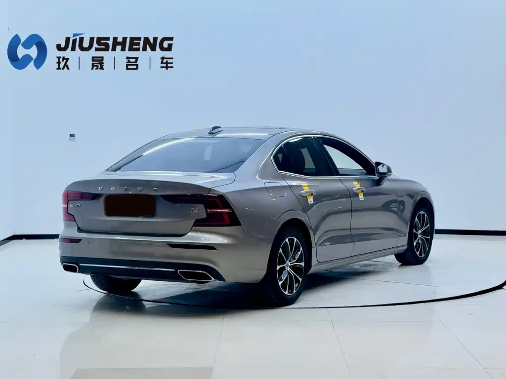Volvo S60 2021 — фото 26
