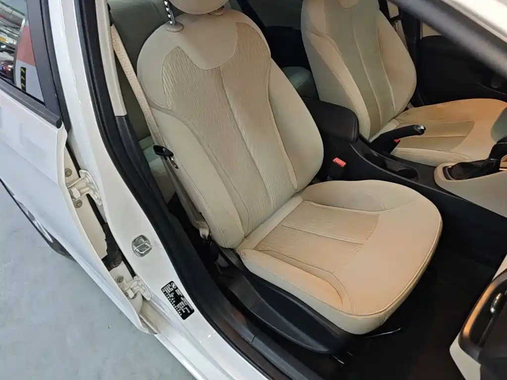 Buick Excelle GT 2017 — фото 25