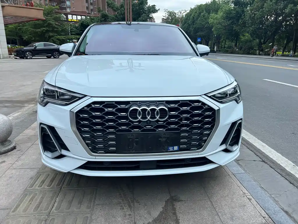 Audi Q3 Sportback 2023 — фото 2