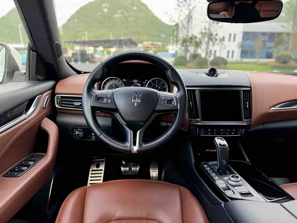 Maserati Levante 2021 — фото 17