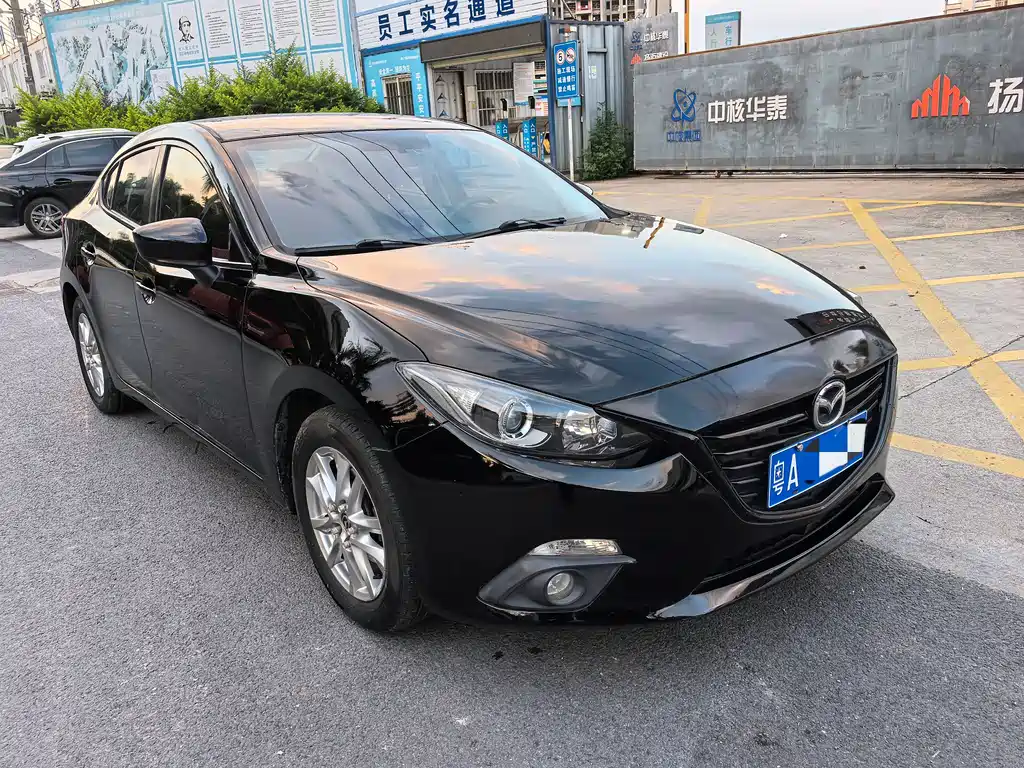 Mazda 3 Axela 2015