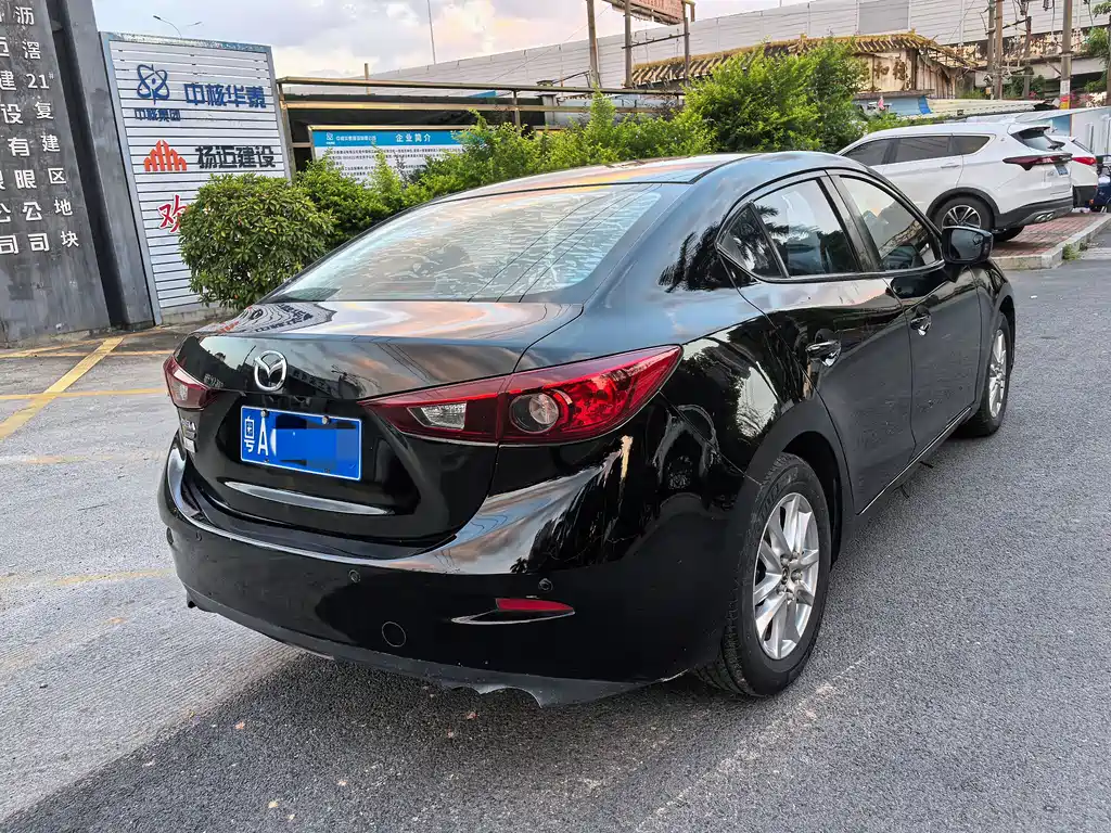 Mazda 3 Axela 2015
