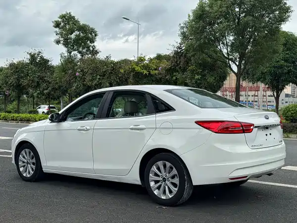 Ford Escort 2015