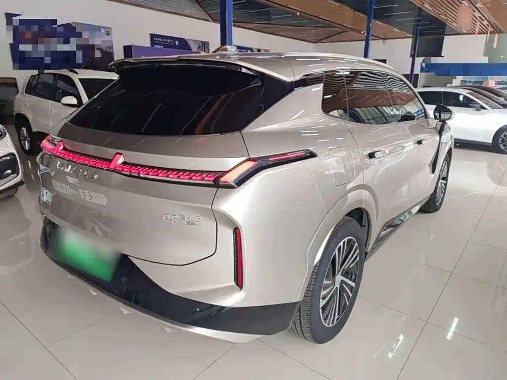 Lynk & Co 08 EM-P 2024