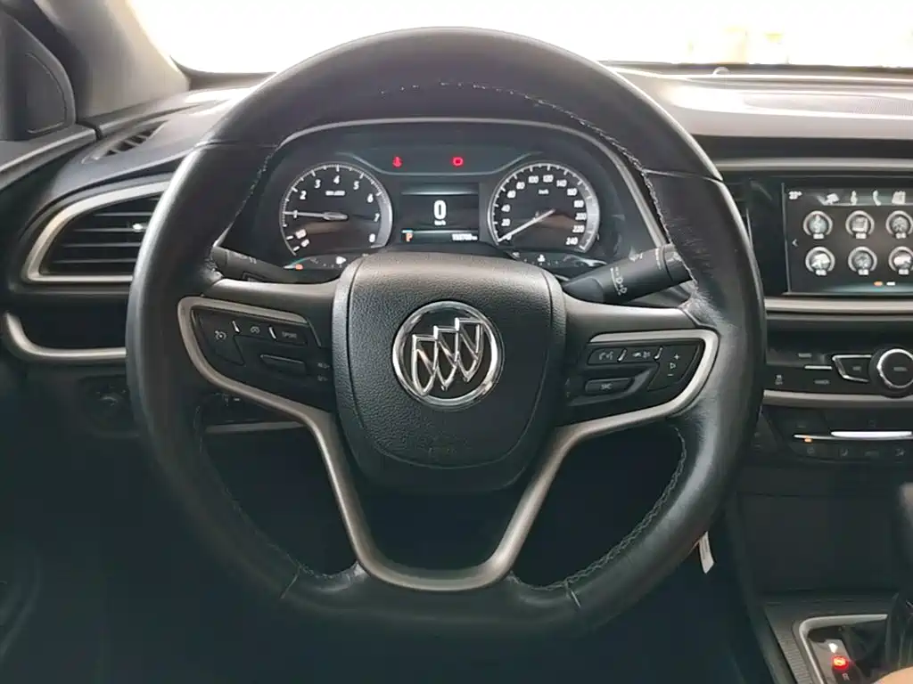 Buick Excelle 2019 — фото 11