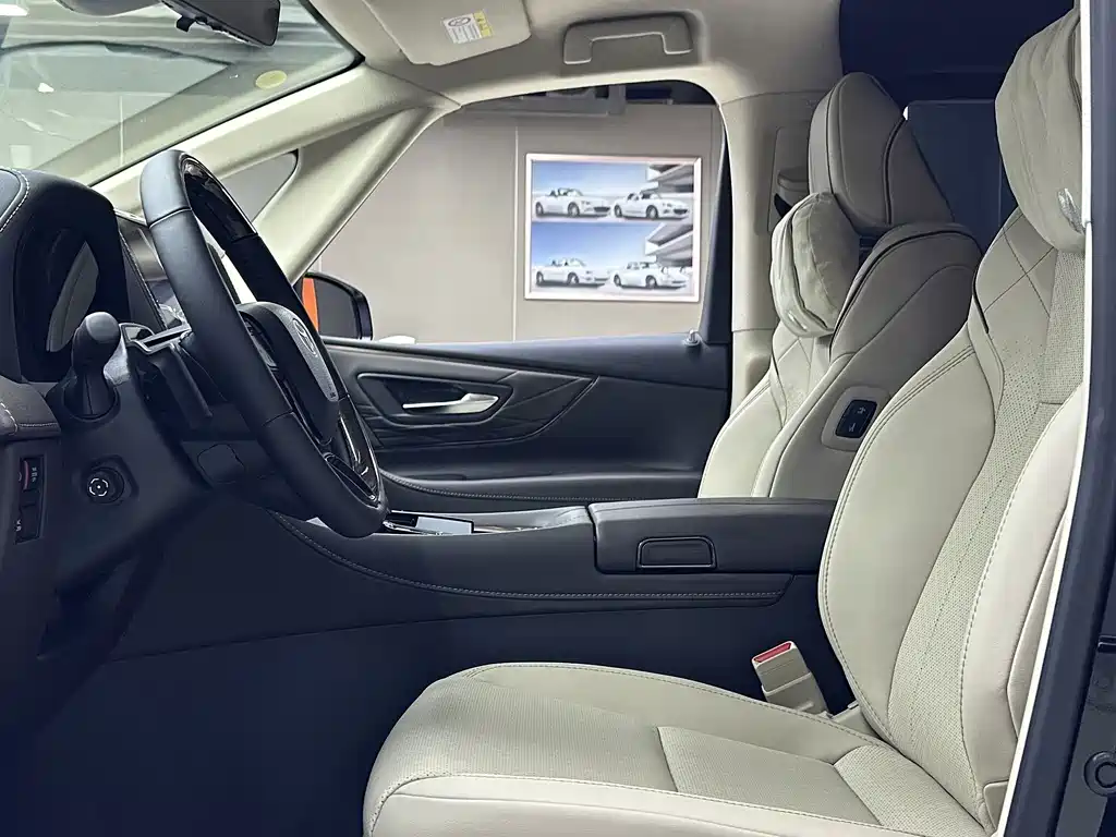 Toyota Alphard 2024 — фото 19