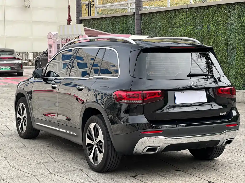 Mercedes-Benz GLB 2023 — фото 4