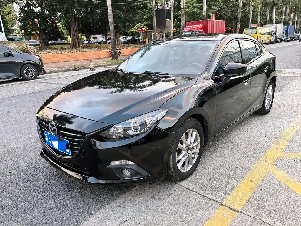 Mazda 3 Axela 2015