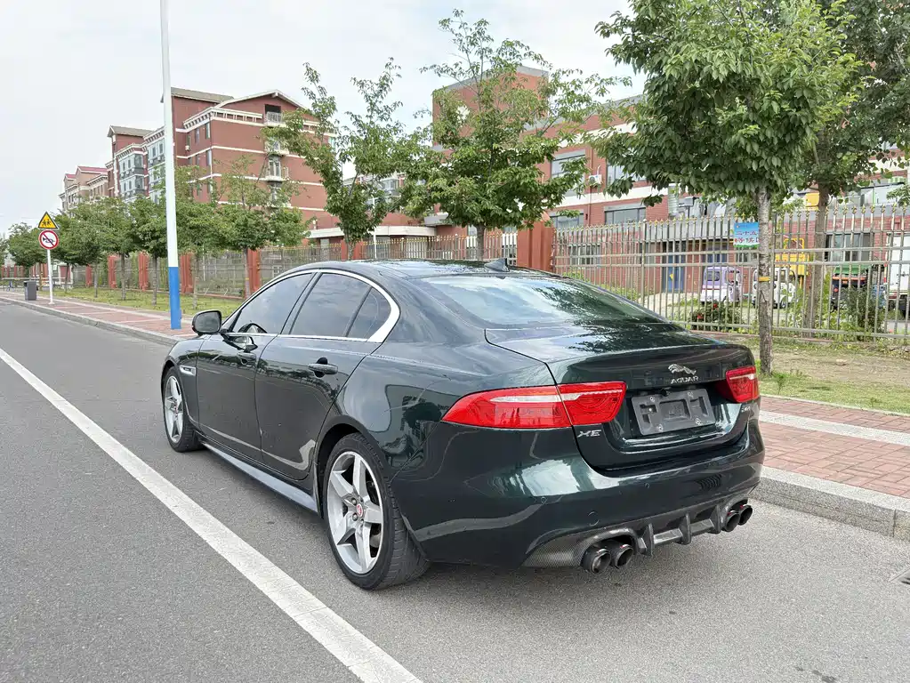 Jaguar XE 2016 — фото 6