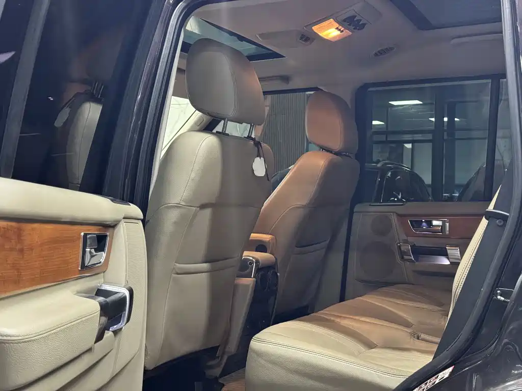 Land Rover Discovery 2012