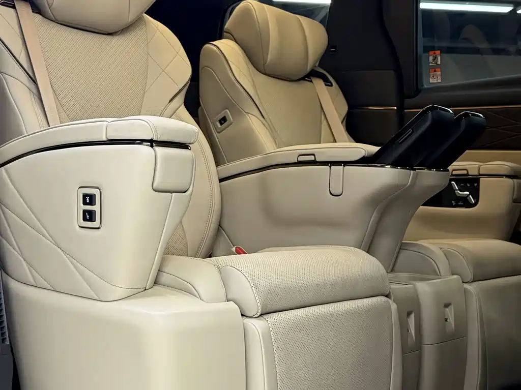 Toyota Alphard 2024 — фото 20