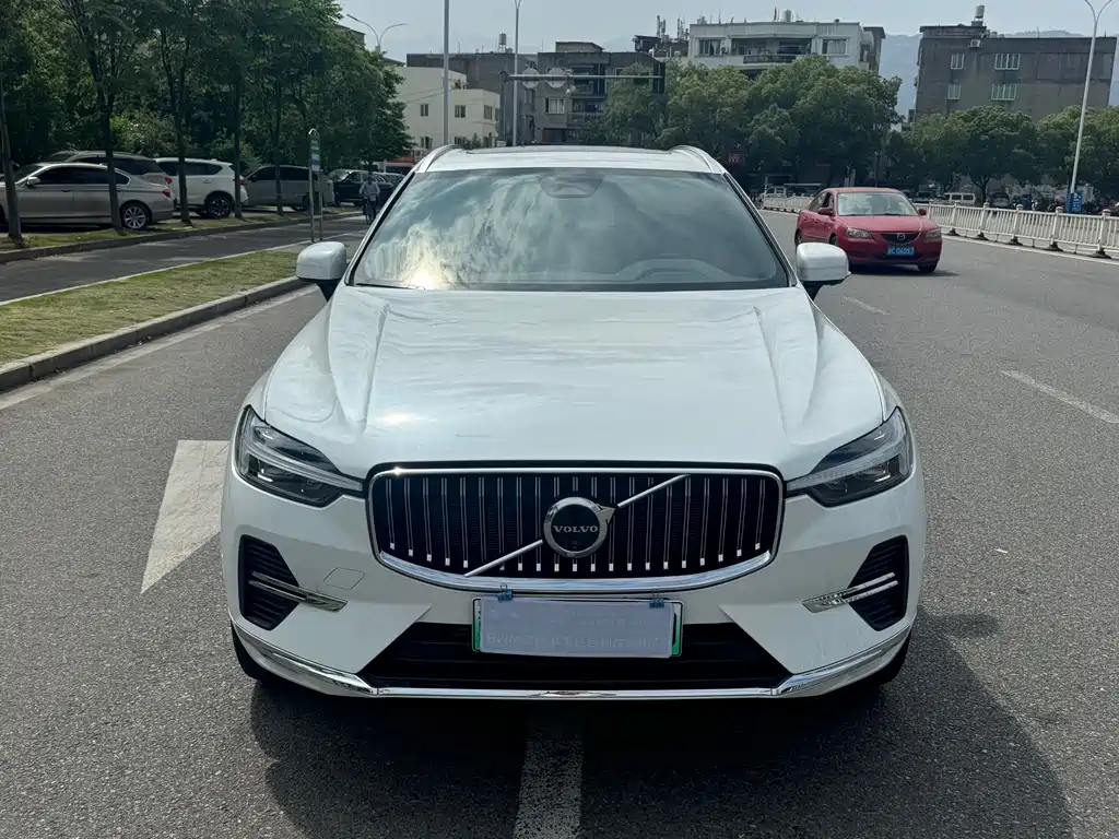 Volvo XC60 2025 — фото 2