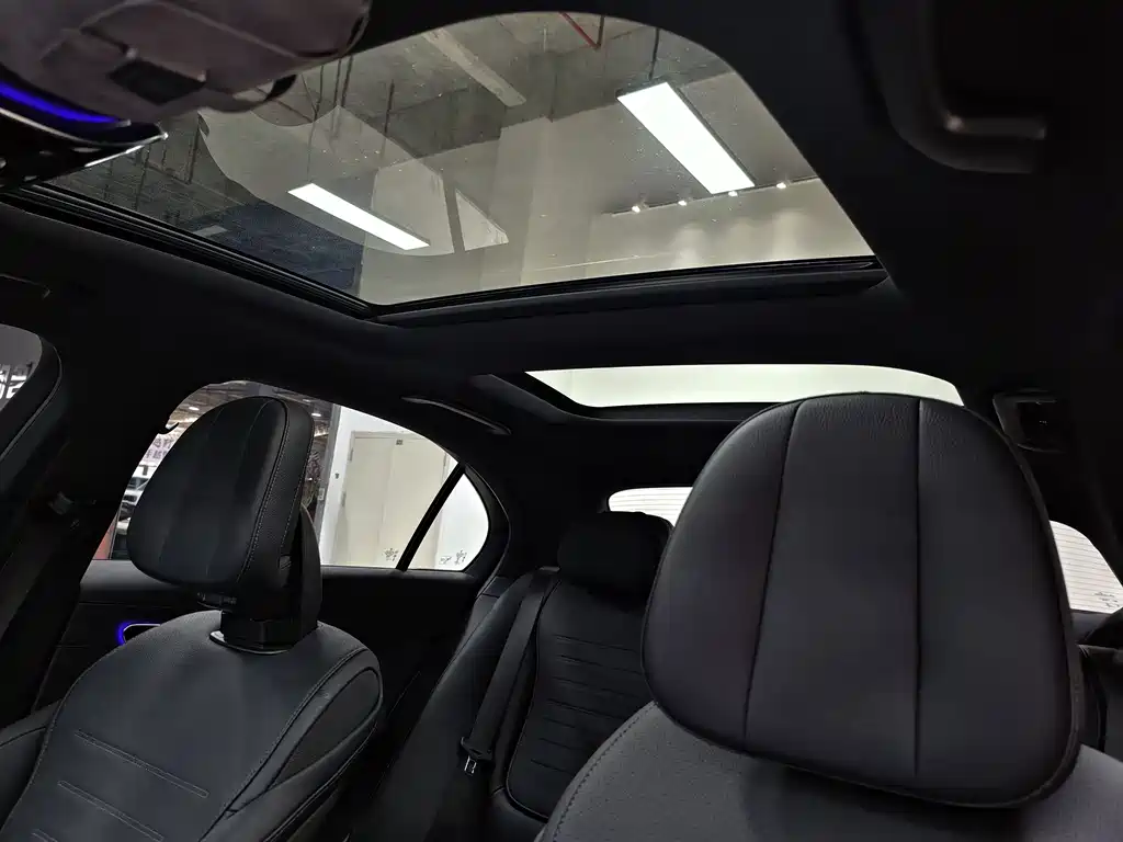 Mercedes-Benz C-Class 2023 — фото 10