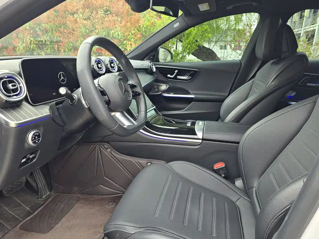 Mercedes-Benz C-Class 2023 — фото 7